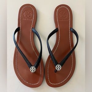 Tori Burch Black Leather Flip Flop sandals